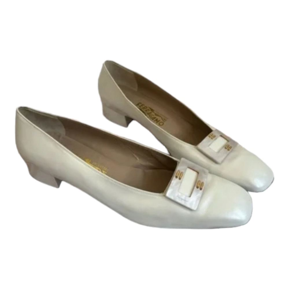 Salvatore Ferragamo Pearl White Heels Size 9AA